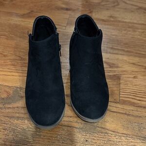 Amazon Essentials Black Ankle Boots